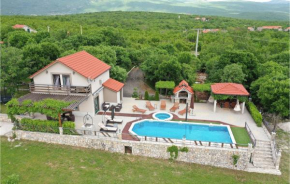 Lovely Home In Grab With House A Mountain View